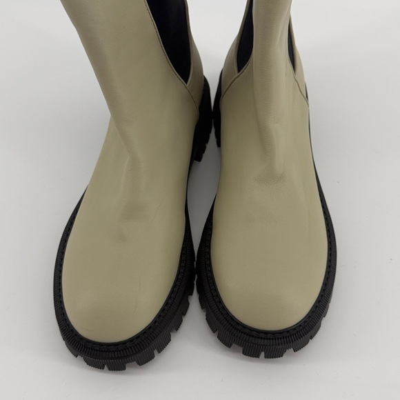 Intentionally Blank Guided Pull On Lug Sole Boots in Cream 9 S71 - Picture 3 of 7